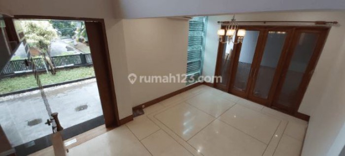 Rumah disewakan di Pondok Indah Jakarta Selatan